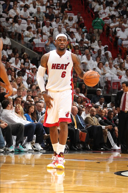 与之相衬的 与之相衬的